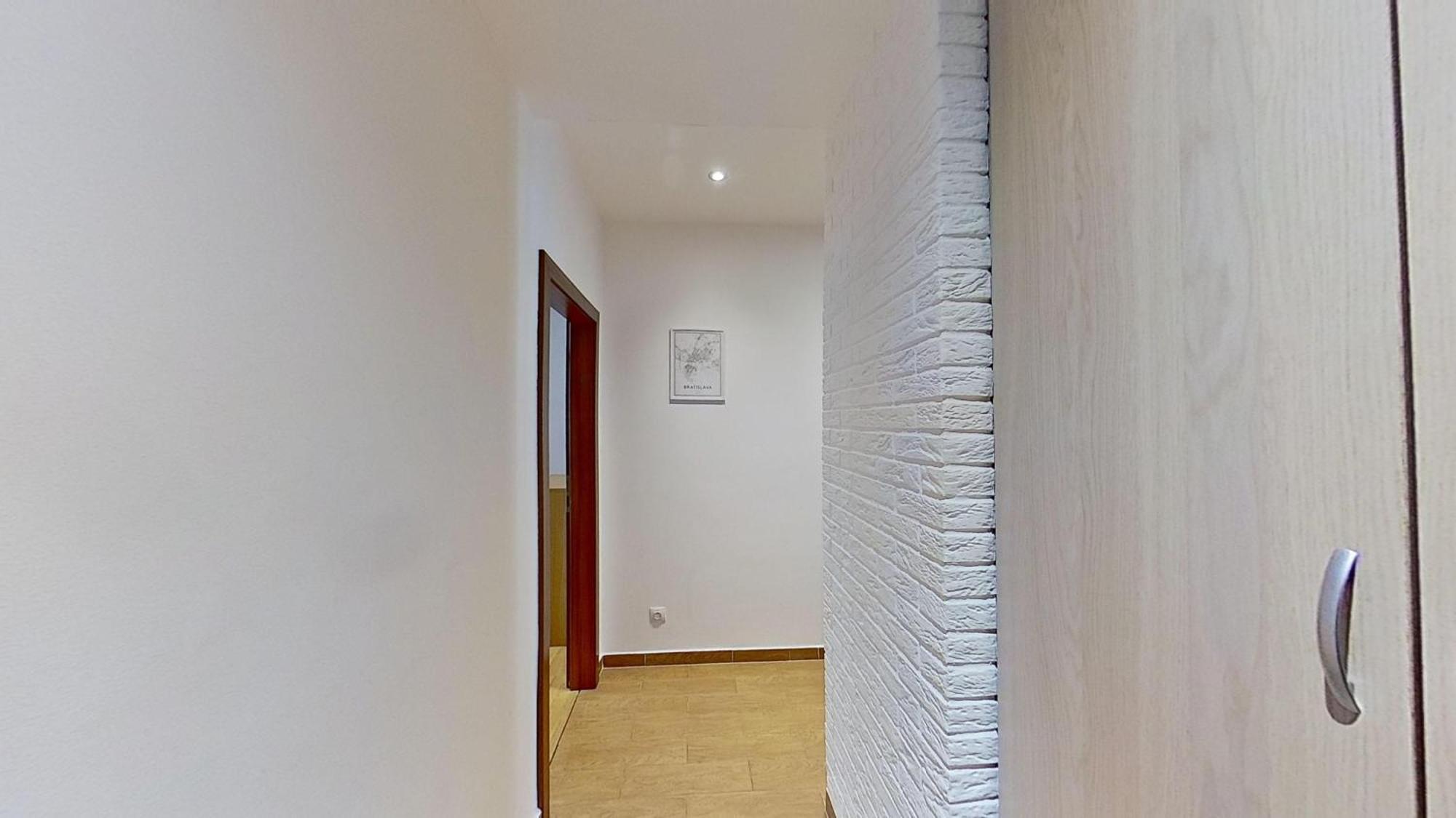 2Br Apt With Free Garage Parking, Close To The Historic Centre Bratislava Exterior photo