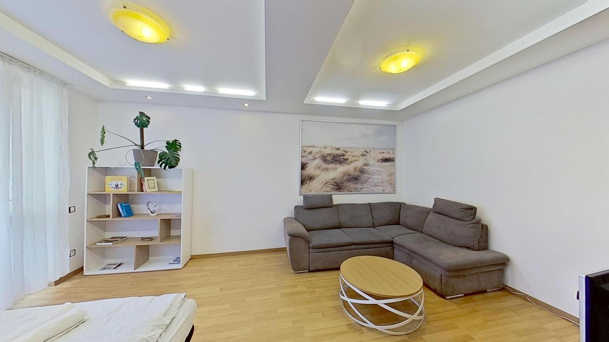2Br Apt With Free Garage Parking, Close To The Historic Centre Bratislava Exterior photo