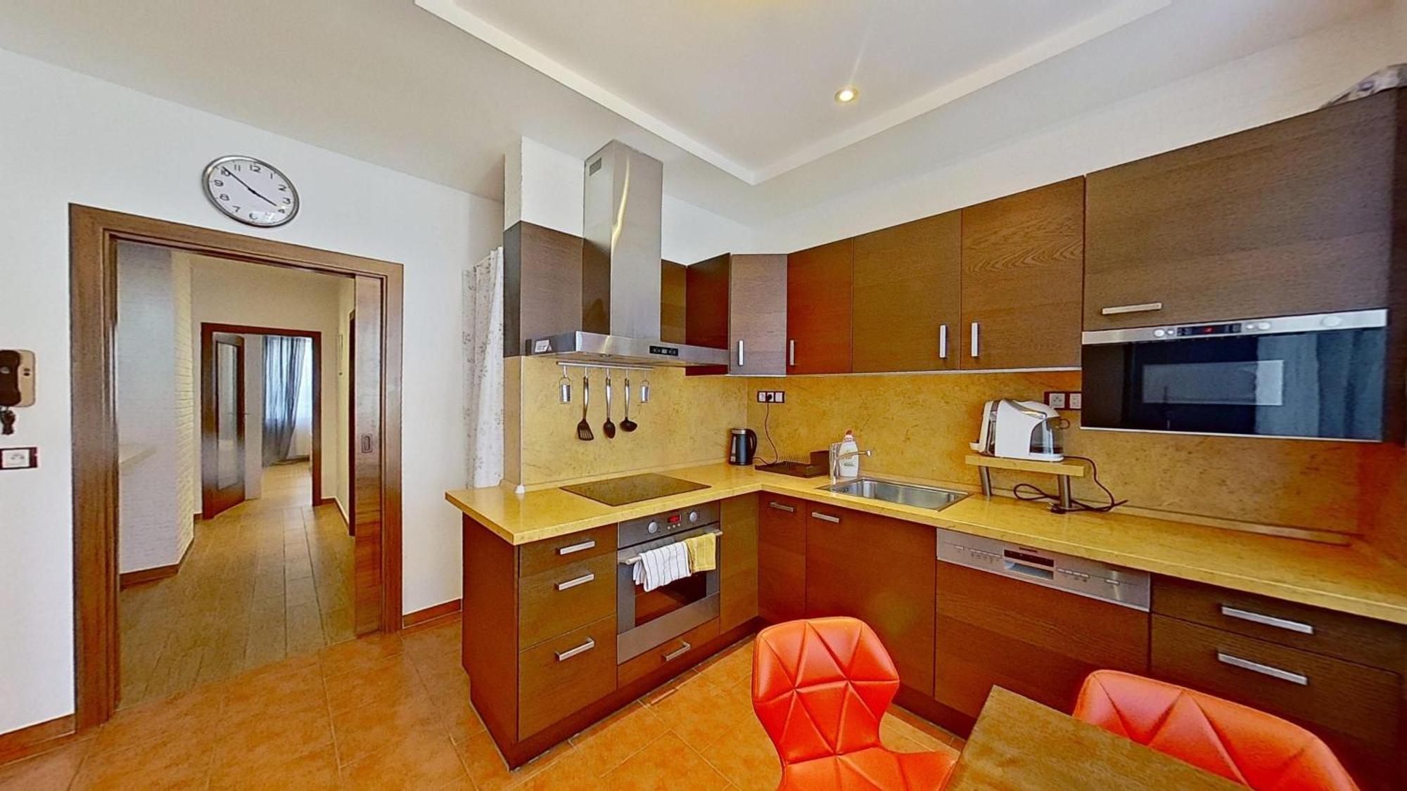 2Br Apt With Free Garage Parking, Close To The Historic Centre Bratislava Exterior photo